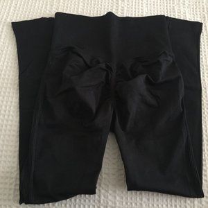 BLACK BUTT CONTOUR & SCRUNCH LEGGING